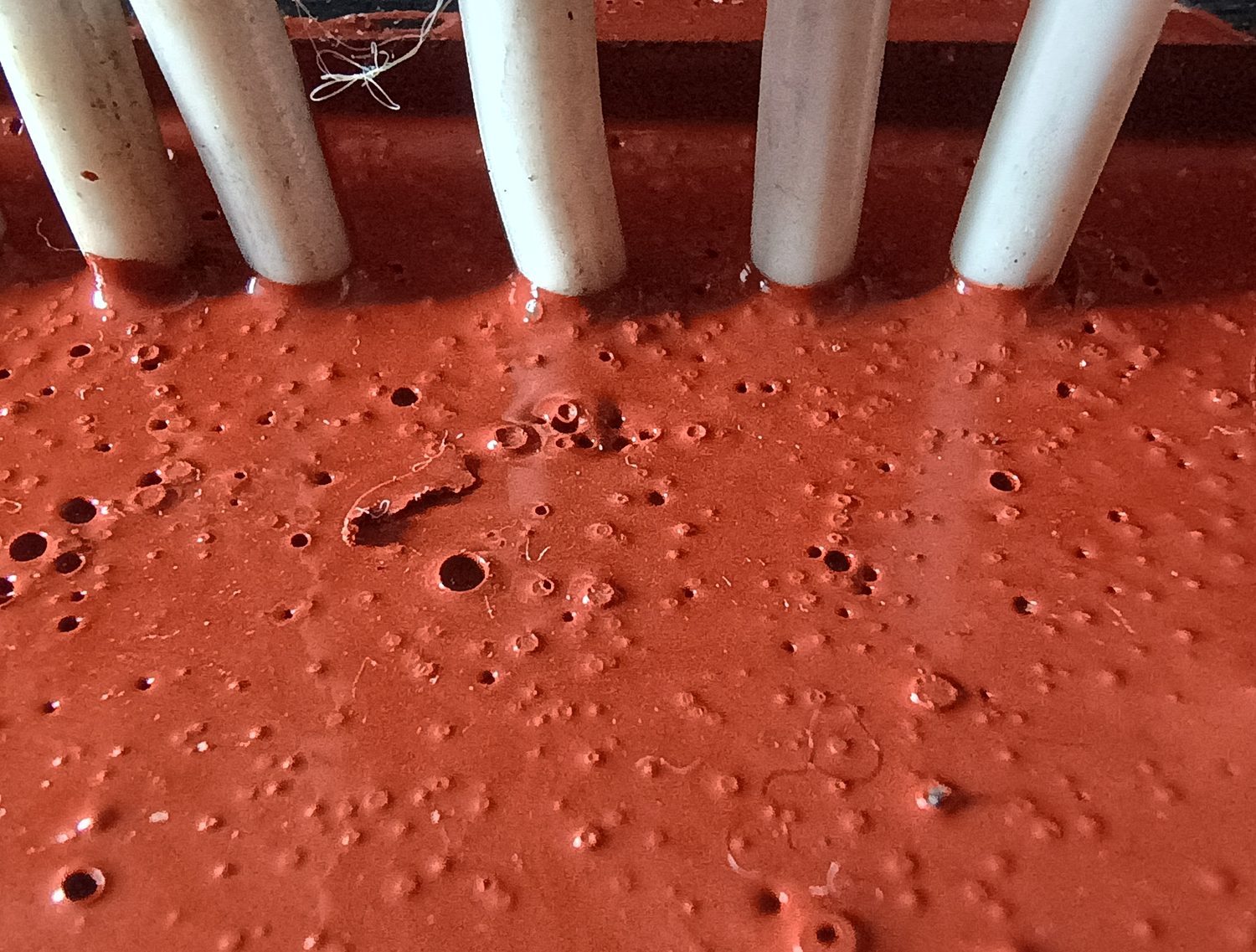 Polyurea gel surface around connector pins